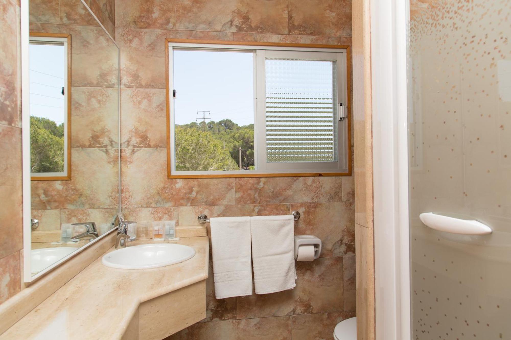 Hotel & Spa Entre Pinos-Adults Only Ес-Кало Номер фото