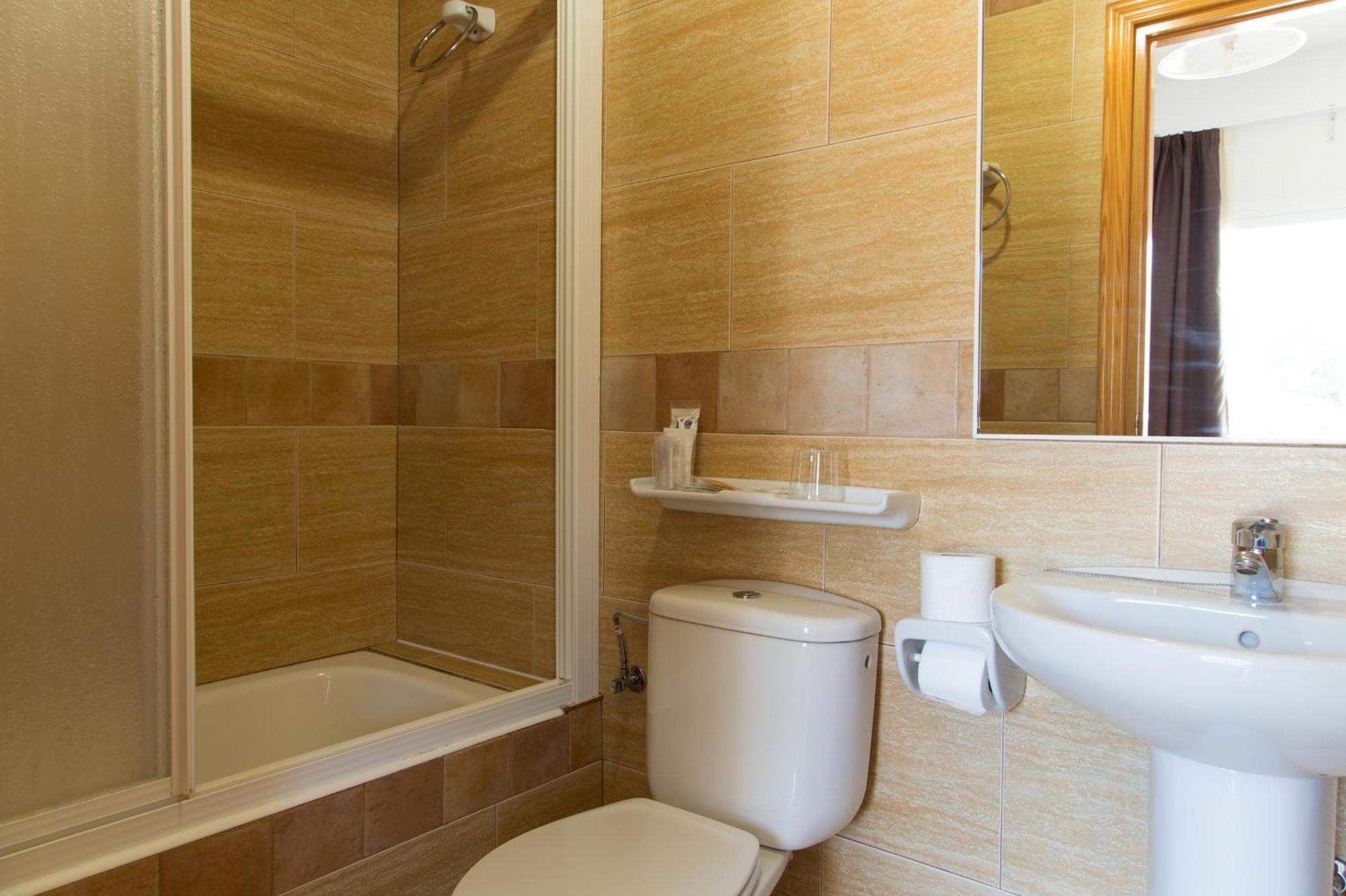 Hotel & Spa Entre Pinos-Adults Only Ес-Кало Номер фото